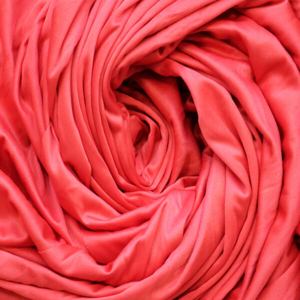 rød aerial silk farve